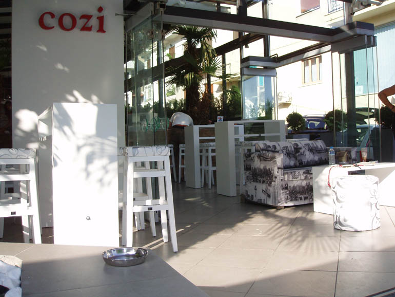CAFE BAR COZI